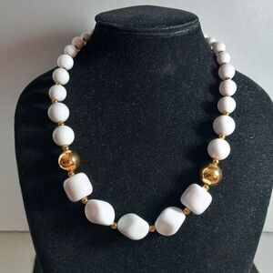 Vintage LC Liz Claiborne White/Gold tone Beaded Necklace